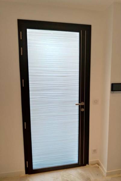 Portes d'entrée en aluminium : porte entrée alu k line luminescence chatou, vitrée. Wilco Yvelines 78