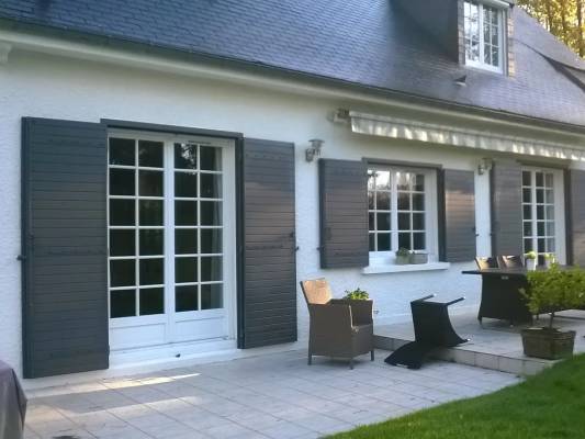 Volets battants aluminium SIB : le confort toute l’année