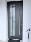 Portes d'entrée en aluminium : porte d’entrée aluminium contemporaine k-line yvelines vue extérieure. Wilco Yvelines 78