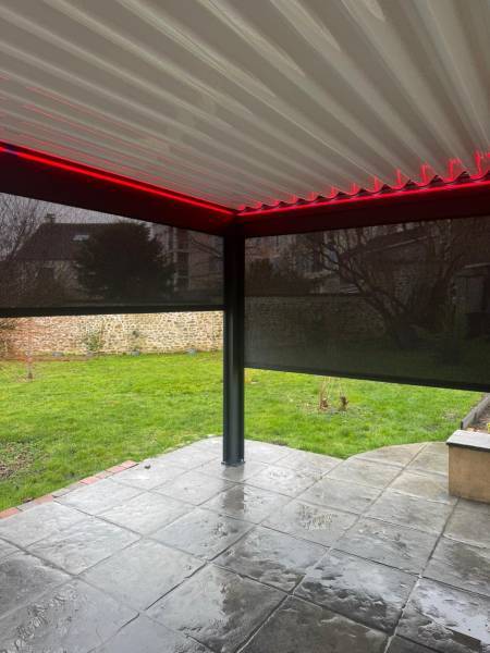 Pergola bioclimatique alu izi marquises led rouge yvelines Pergolas design, pose murale ou libre : pergola bioclimatique alu izi marquises led rouge yvelines. Wilco Yvelines 78
