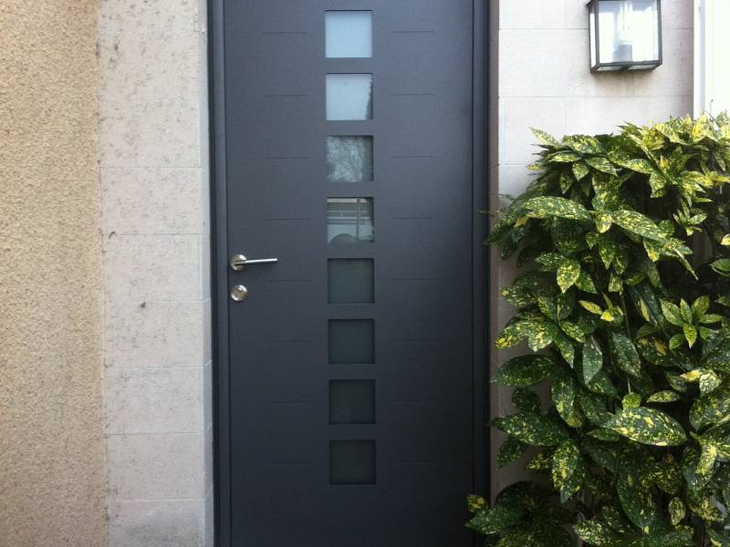 Portes d'entrée en aluminium : porte entrée mosaïque alu, avec décors. Wilco Yvelines 78