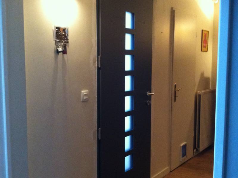 Portes d'entrée en aluminium : porte entrée alu mosaïque intÉrieur, avec décors. Wilco Yvelines 78