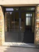 Portes d'entrée en aluminium : porte entrée kline sous imposte, semi-vitrée. Wilco Yvelines 78