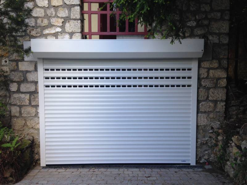 Portes de garage enroulantes : porte de garage à enroulement lakal. Wilco Yvelines 78