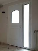 Portes d'entrée en aluminium : porte entrée alu kline + semi-fixe vue int., semi-vitrée. Wilco Yvelines 78