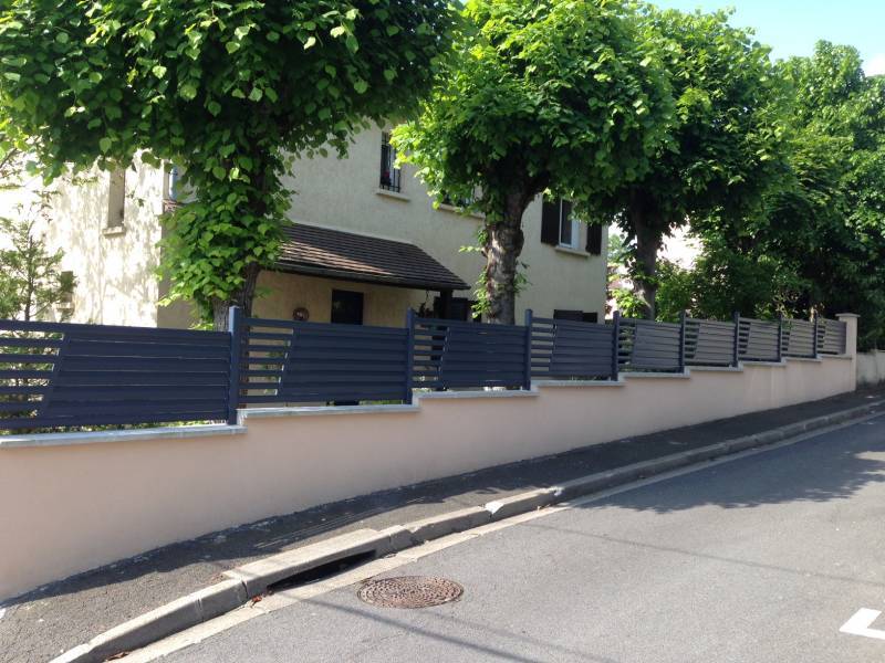 Portails et clotures alu : ensemble clôture en aluminium sib bleu canon. Wilco Yvelines 78