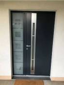 Portes d'entrée en aluminium : porte entrée alu kline modèle effigie avec tierce ral 9016s, avec décors. Wilco Yvelines 78