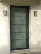 Portes d'entrée en aluminium : porte d'entrée k-line symphonie vue d'extérieur, vitrée. Wilco Yvelines 78