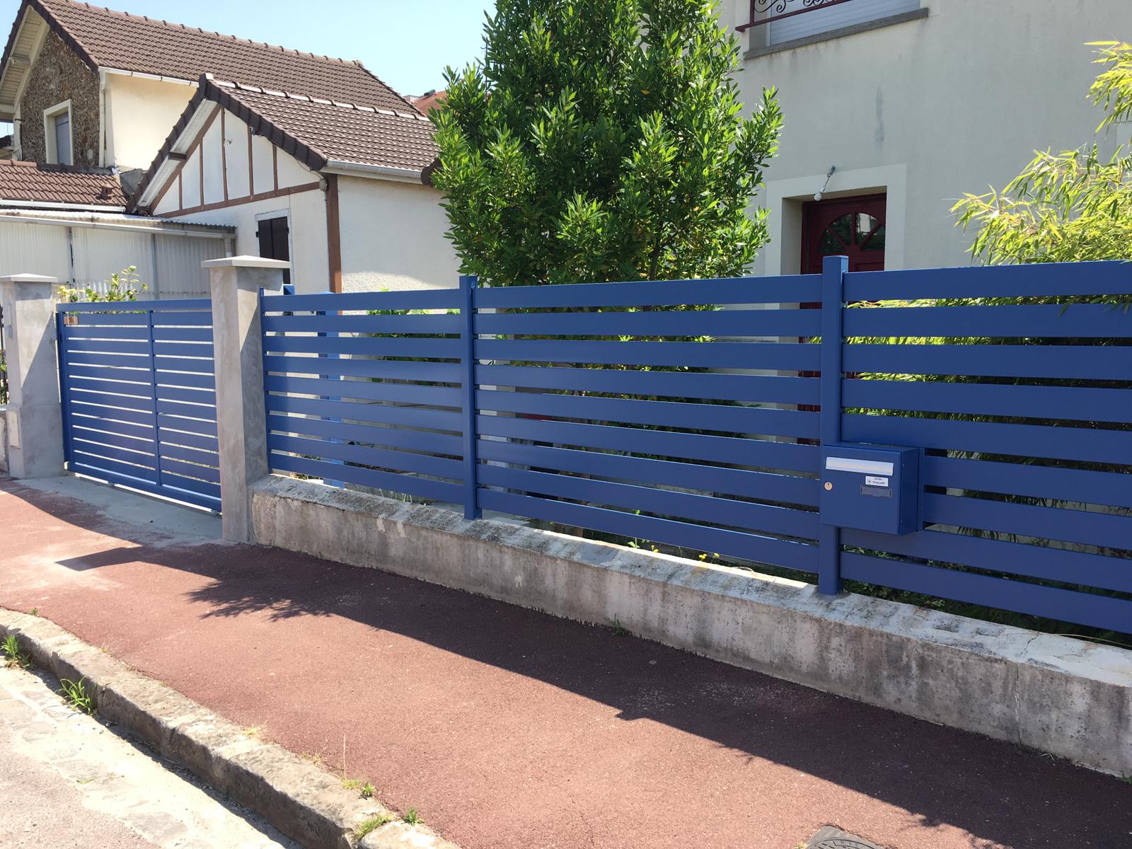 installation-portail-coulissant-motorise-avec-clotures-boite-aux-lettres-incorporee-wilco installation-portail-coulissant-motorise-avec-clotures-boite-aux-lettres-incorporee-wilco