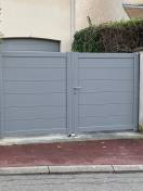 Portails et clotures alu : portail plein en alu gris 9007 texturé wilco, plein. Wilco Yvelines 78