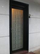 Portes d'entrée en aluminium : damier kline, vitrée. Wilco Yvelines 78