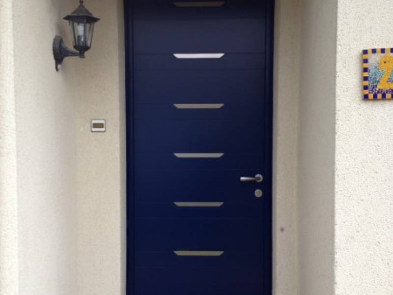 Portes d'entrée en aluminium : esquif kline, avec décors. Wilco Yvelines 78