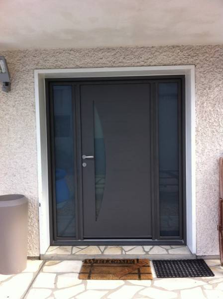 Portes d'entrée en aluminium : fixe+vélum+semifixe gris 2900, avec décors. Wilco Yvelines 78