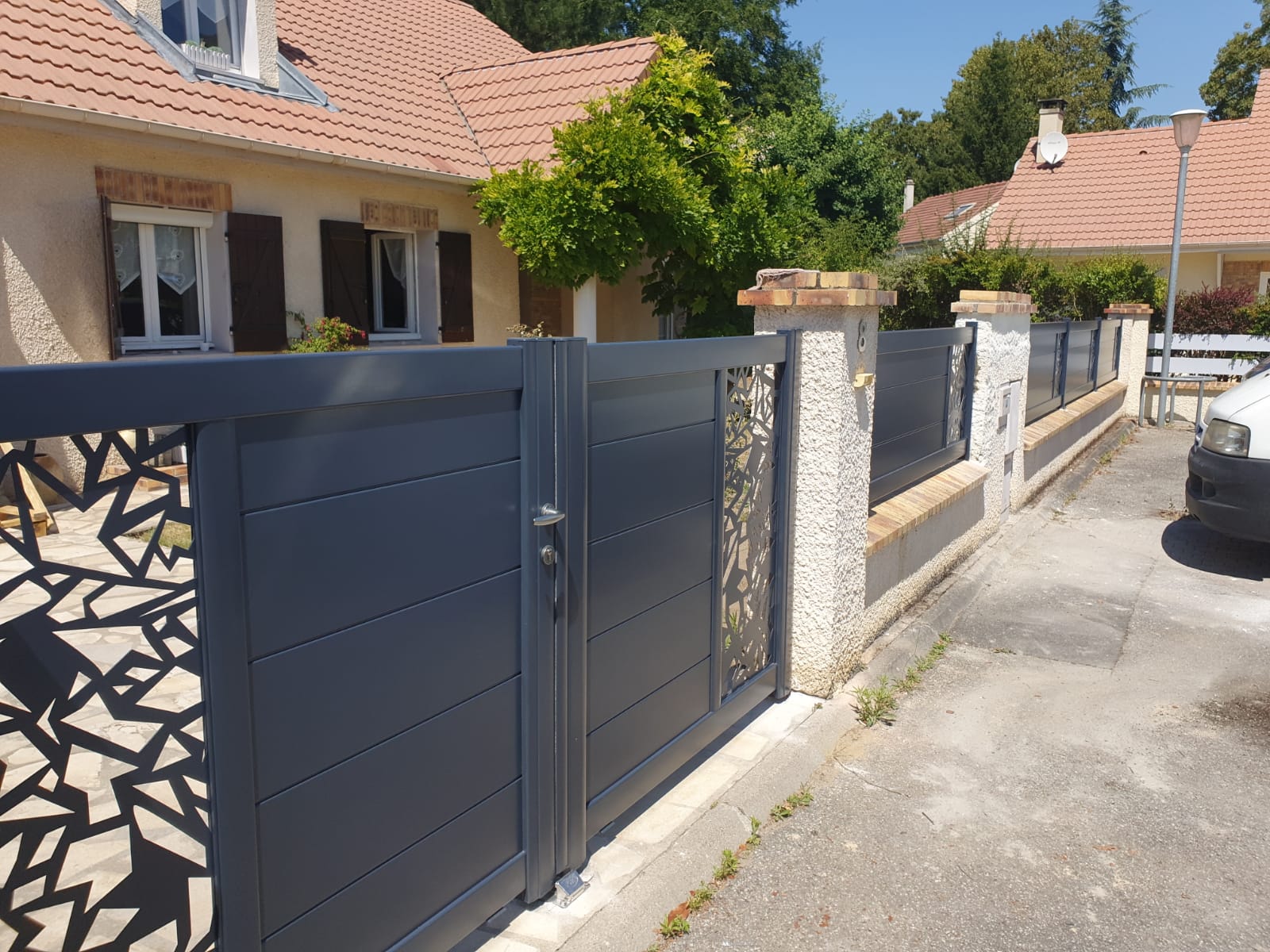 portail-wilco-decor-en-decoupe-lazer-gris-fonce portail-wilco-decor-en-decoupe-lazer-gris-fonce