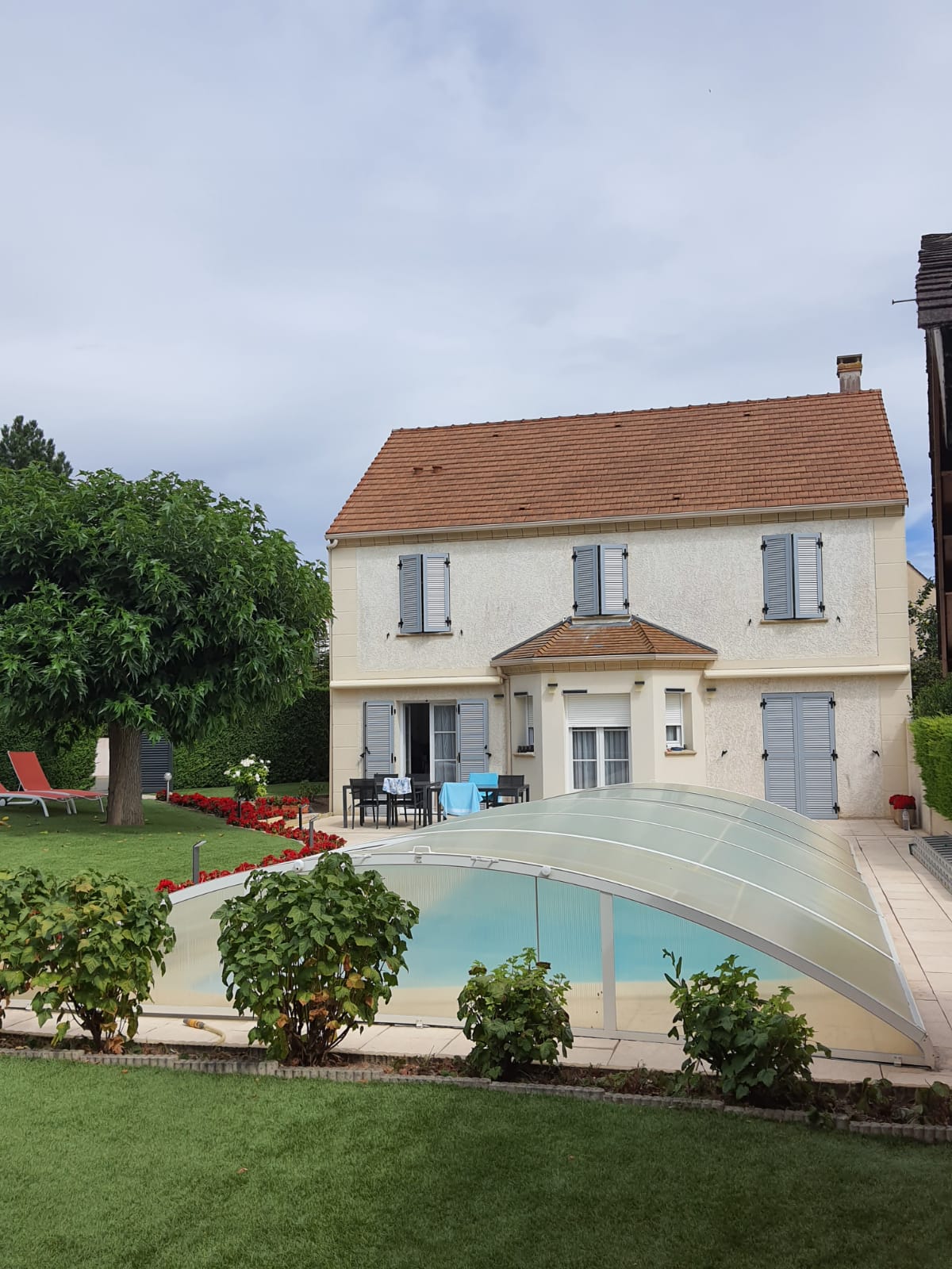 volets-battants-alu-gris-9006-isolants-wilco-a-triel-sur-seine volets-battants-alu-gris-9006-isolants-wilco-a-triel-sur-seine