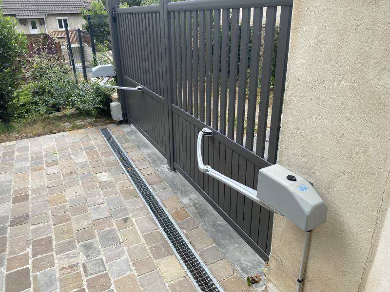 Motorisation portail dea livi 500 sur portail alu Moteurs, interphones & accessoires : motorisation portail dea livi 500 sur portail alu. Wilco Yvelines 78