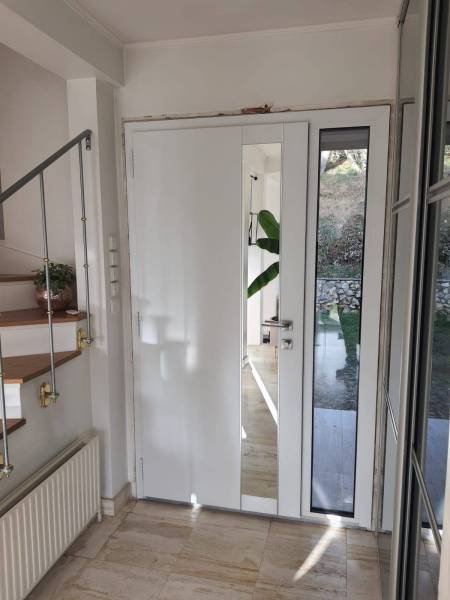 Porte entrée alu kline gamme signature miroir Portes d'entrée en aluminium : porte entrée alu kline gamme signature miroir, autre. Wilco Yvelines 78