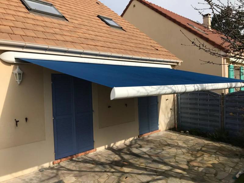 Stores bannes : store banne on'x bleu marquises wilco yvelines, plein. Wilco Yvelines 78