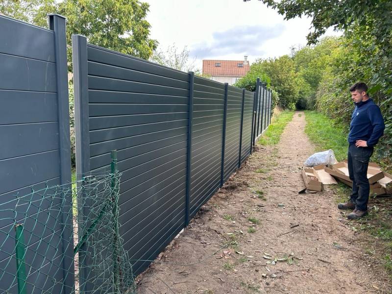 Claustras aluminium gris Claustras alu : claustras aluminium gris, plein. Wilco Yvelines 78