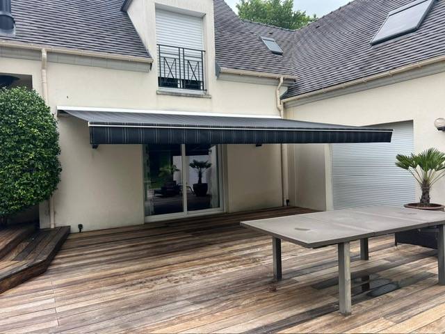 Stores bannes : store banne à rayures wilco yvelines. Wilco Yvelines 78
