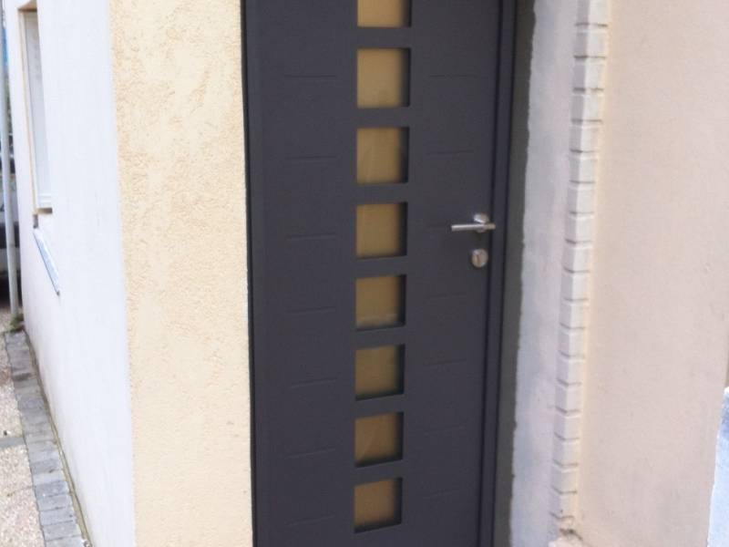 Portes d'entrée en aluminium : porte entrée mosaique, avec décors. Wilco Yvelines 78
