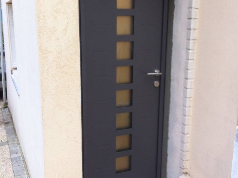 Portes d'entrée en aluminium : porte entrée mosaique, avec décors. Wilco Yvelines 78