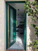 Porte d'entrée aluminium mixte bois-alu Méo, vue extérieure
