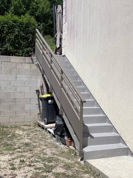 Garde-corps : garde-corps pour escalier en aluminium cadiou à juziers. Wilco Yvelines 78