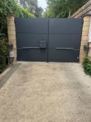 Moteurs, interphones & accessoires : portail aluminium quadra sib avec motorisation livi 500 à orgeval. Wilco Yvelines 78