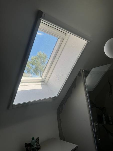 Fenêtres de toit : moustiquaire sur fenêtre de toit velux dans les yvelines. Wilco Yvelines 78