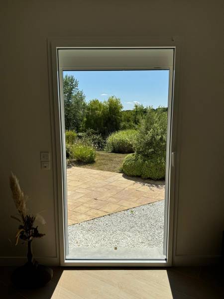 Fenêtres alu : porte fenêtre intelligente oscillo battante motorisée ob1 de k-line. Wilco Yvelines 78