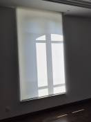 Store toile intérieur Bandalux avec motorisation à Garches