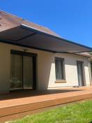 Store banne Ambre de chez Marquises dans les Yvelines