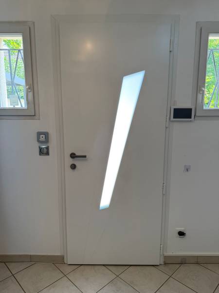 Portes d'entrée en aluminium : porte d'entrée alu grise perspective k-line - intérieur. Wilco Yvelines 78