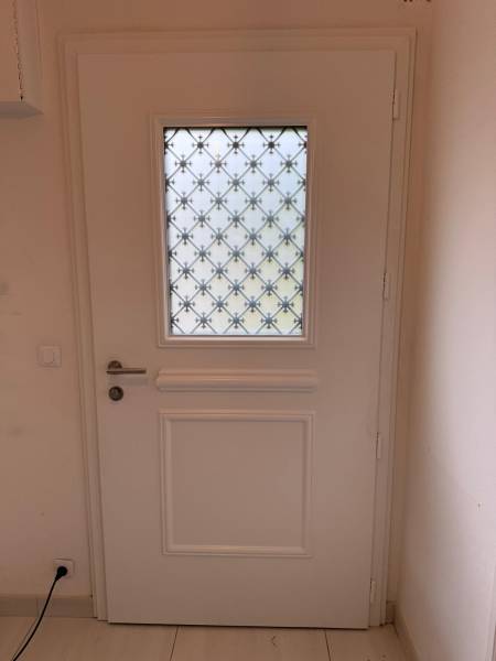 Porte d'entrée aluminium grise prestige k-line - intérieur Portes d'entrée en aluminium : porte d'entrée aluminium grise prestige k-line - intérieur. Wilco Yvelines 78