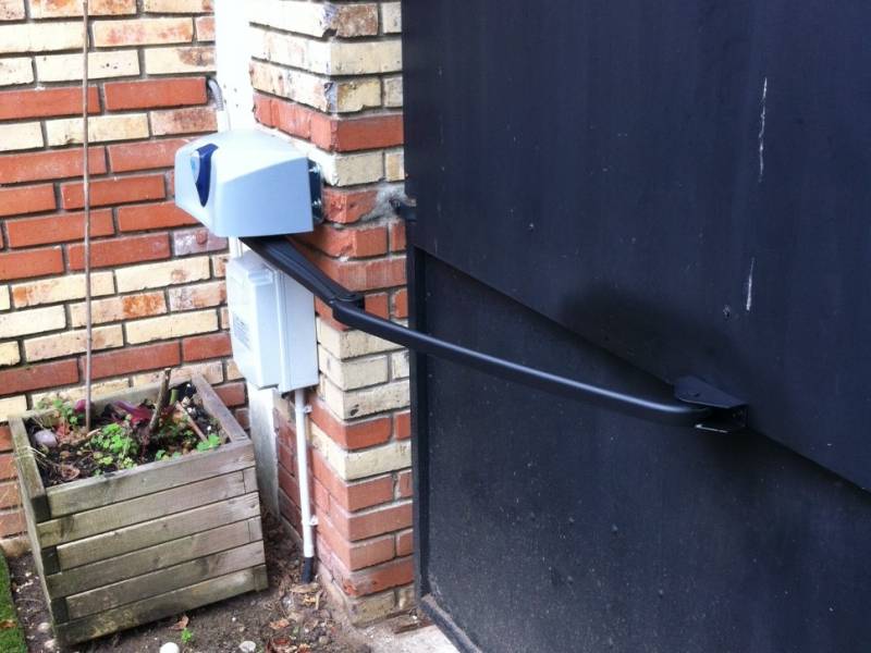 Moteurs, interphones & accessoires : moteur de portail livi 500. Wilco Yvelines 78