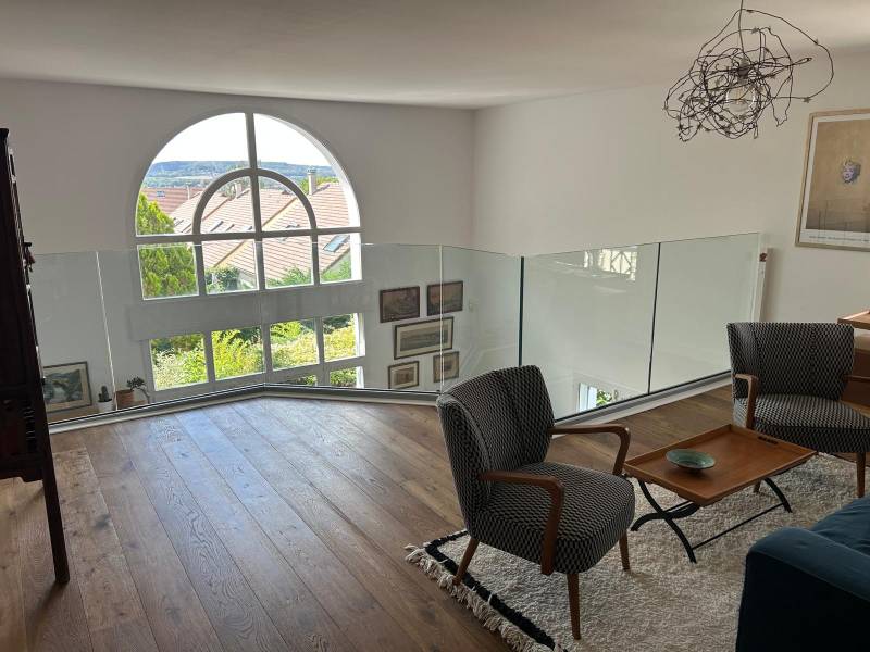 Garde-corps en verre sur mesure dans les yvelines - vue du haut Garde-corps : garde-corps en verre sur mesure dans les yvelines - vue du haut. Wilco Yvelines 78