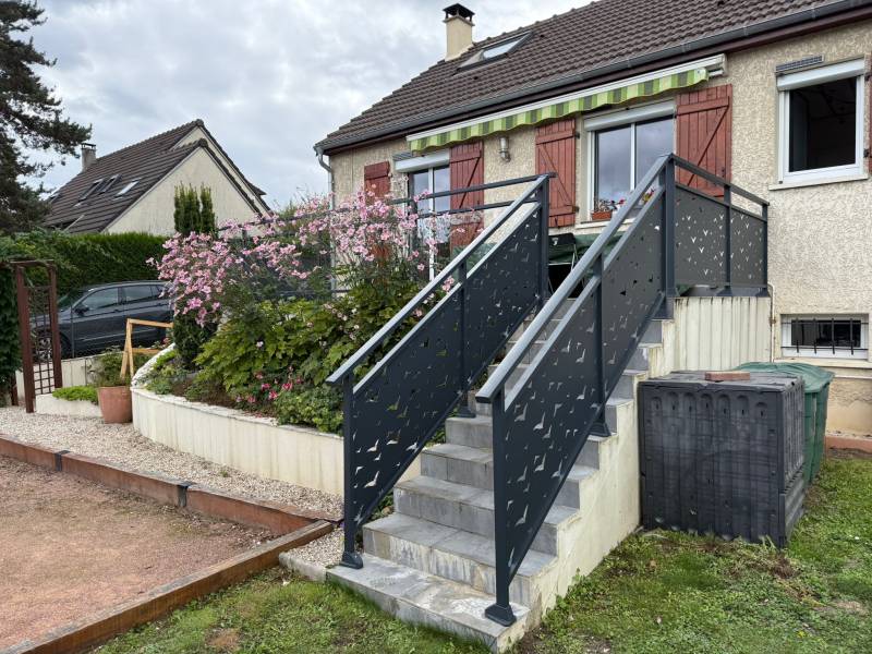 Garde-corps : garde-corps escalier en aluminium à maurecourt. Wilco Yvelines 78