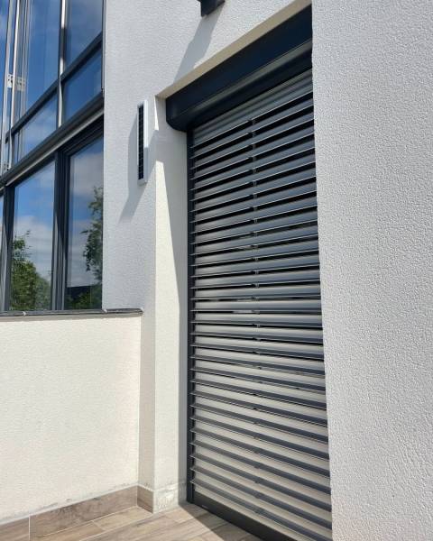 Volet roulant à lames orientables aluminium orgeval yvelines Volets roulants : volet roulant à lames orientables aluminium orgeval yvelines. Wilco Yvelines 78