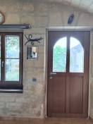 Portes d'entrées en  bois : porte d'entrée et fenêtres en bois dans les yvelines - intérieur. Wilco Yvelines 78