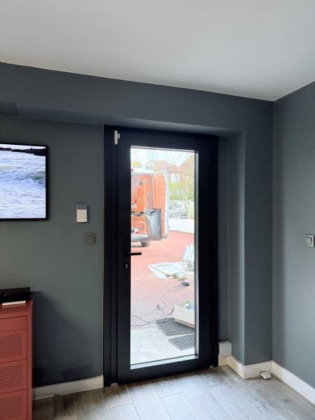 Portes d'entrée en aluminium : porte d'entrée clarté de k-line yvelines - intérieur. Wilco Yvelines 78