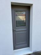 Portes d'entrée en aluminium : porte d'entrée créative de k-line à vernouillet - extérieur. Wilco Yvelines 78