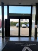 Portes d'entrée en aluminium : porte grand trafic k-line garage renault jouy-le-moutier - intérieur. Wilco Yvelines 78