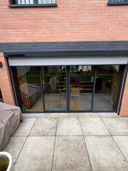 Stores fenêtres : store enrouleur box blanc bandalux st germain - extérieur ouvert. Wilco Yvelines 78