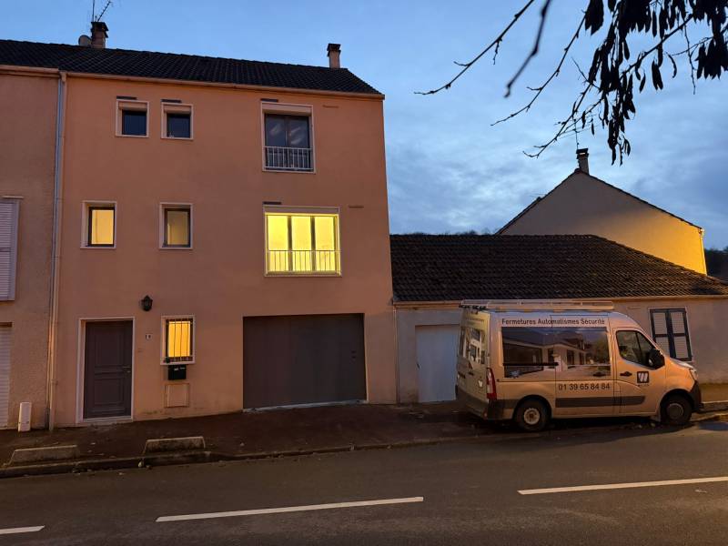 Portes de garage sectionnelles : porte de garage sectionnelle aluminium yvelines - fermée. Wilco Yvelines 78