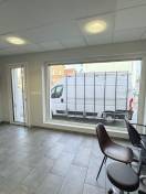 Fenêtres alu : fenêtre fixe pour salon de coiffure new eve à orgeval - intérieur. Wilco Yvelines 78