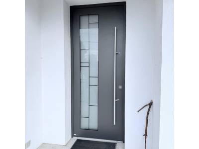 Portes d'entrée en aluminium : porte d'entrée aluminium kline installée par wilco. Wilco Yvelines 78